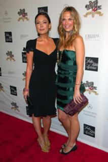 Molly Sims feet photo thumbnail