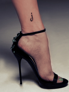 Evan Rachel Wood feet photo thumbnail