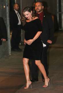 Miranda Kerr feet photo thumbnail