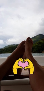 Lívia Andrade feet photo thumbnail