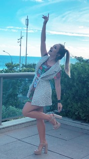 Carla Diaz feet photo thumbnail