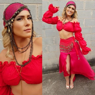 Lívia Andrade feet photo thumbnail