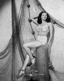 Yvonne De Carlo feet photo 3