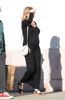 Kirsten Dunst feet photo thumbnail