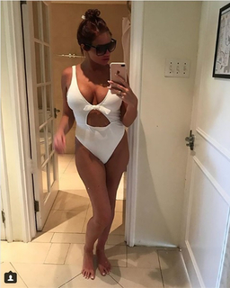 Amy Childs feet photo thumbnail