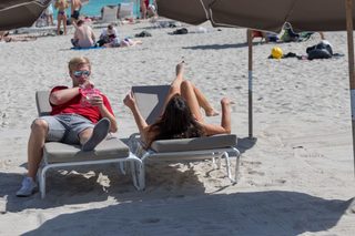 Claudia Romani feet photo thumbnail