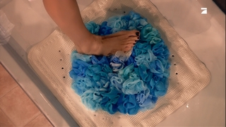 Lena Gercke feet photo thumbnail