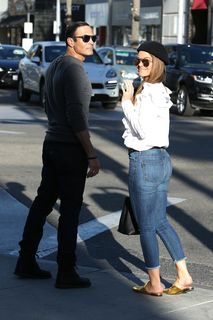Maria Menounos feet photo thumbnail