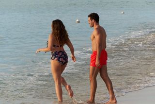 Kelly Brook feet photo thumbnail