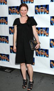 Julianne Moore feet photo thumbnail