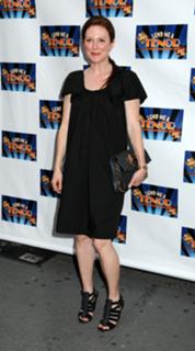 Julianne Moore feet photo thumbnail
