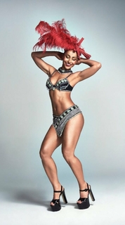 Sabrina Sato feet photo thumbnail