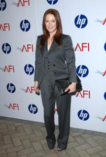 Julianne Moore feet photo thumbnail