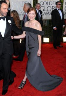 Julianne Moore feet photo thumbnail