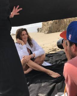 Cindy Crawford feet photo thumbnail