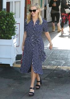 Reese Witherspoon feet photo thumbnail