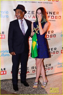 Kaya Scodelario feet photo thumbnail