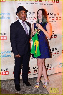 Kaya Scodelario feet photo thumbnail