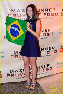 Kaya Scodelario feet photo thumbnail