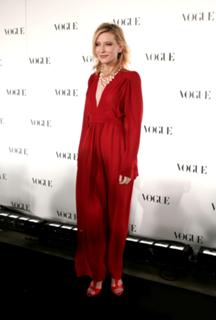 Cate Blanchett feet photo thumbnail