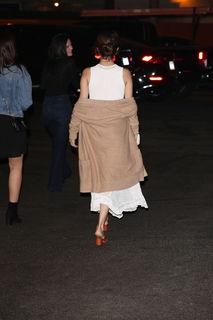 Selena Gomez feet photo thumbnail