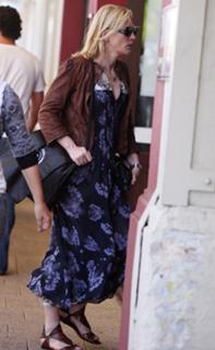 Cate Blanchett feet photo thumbnail