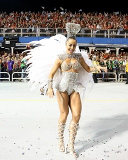 Sabrina Sato feet photo thumbnail