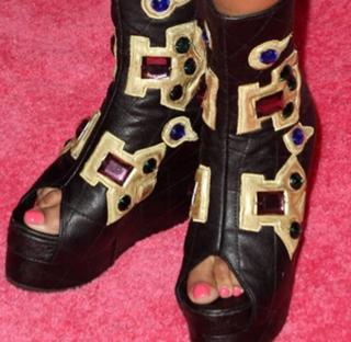 Nicki Minaj feet photo thumbnail