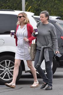 Kirsten Dunst feet photo thumbnail
