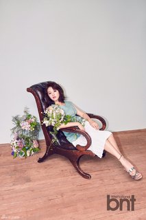 Kim Ji-won feet photo 4