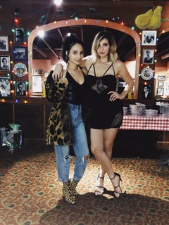 Gabbie Hanna feet photo thumbnail