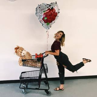Gabbie Hanna feet photo thumbnail