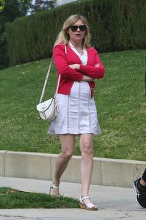 Kirsten Dunst feet photo thumbnail