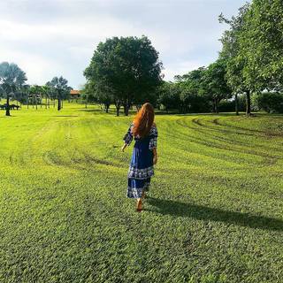 Marina Ruy Barbosa feet photo thumbnail
