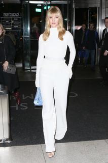 Rosie Huntington-Whiteley feet photo thumbnail