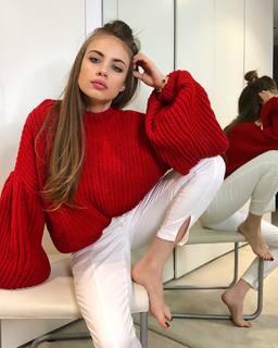 Xenia Tchoumitcheva feet photo thumbnail