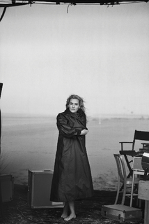 Kate Winslet feet photo thumbnail