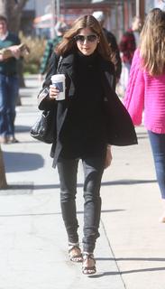 Selma Blair feet photo thumbnail