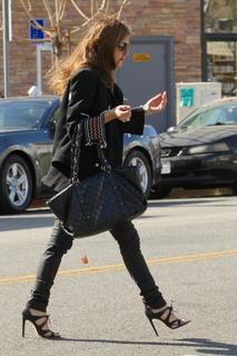 Selma Blair feet photo thumbnail