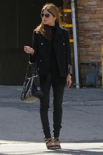 Selma Blair feet photo thumbnail