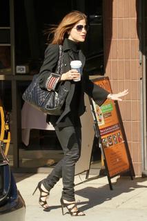 Selma Blair feet photo thumbnail