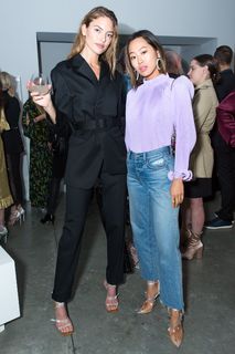 Martha Hunt feet photo thumbnail