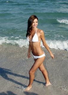 Miranda Kerr feet photo thumbnail