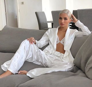 Pia Mia feet photo thumbnail