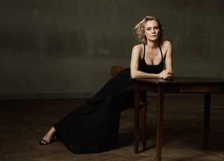 Diane Kruger feet photo thumbnail