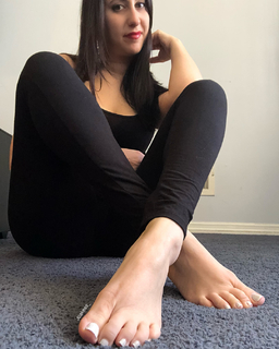 Jenelle Jcakess feet photo thumbnail