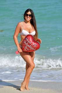 Claudia Romani feet photo thumbnail