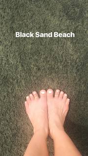 Kino MacGregor feet photo thumbnail