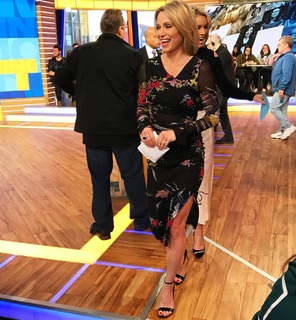 Amy Robach feet photo thumbnail