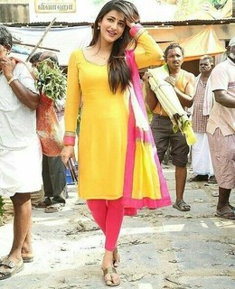 Shruti Haasan feet photo thumbnail
